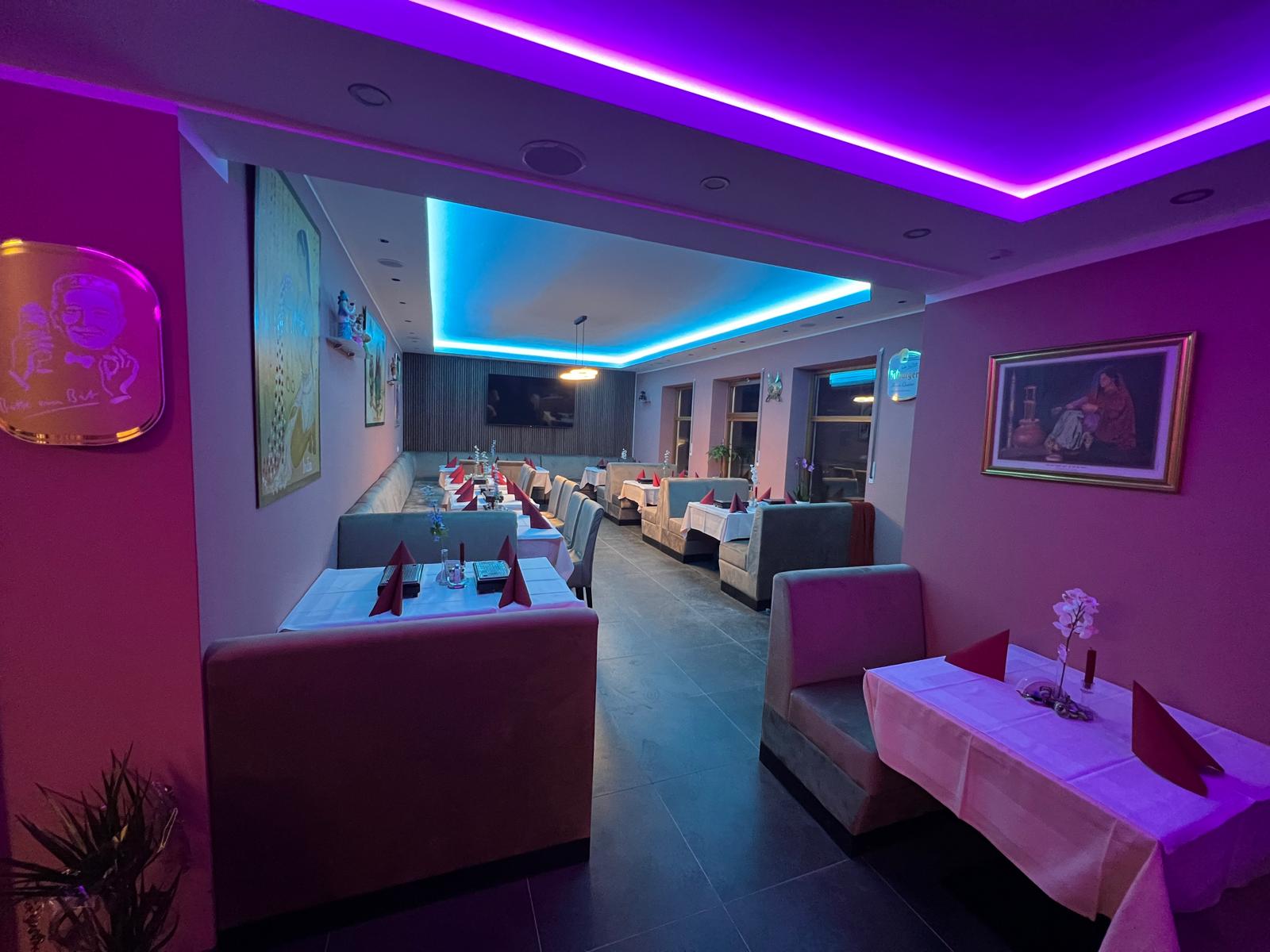 New Bombay Restaurant — Der Gastraum